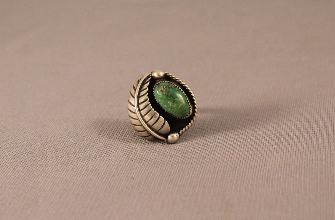 OLD PAWN NAVAJO TURQUOISE RING SIZE 5 1/4: OLD PAWN NAVAJO TURQUOISE RING SIZE 5 1/4 Item Description: 1" tall P