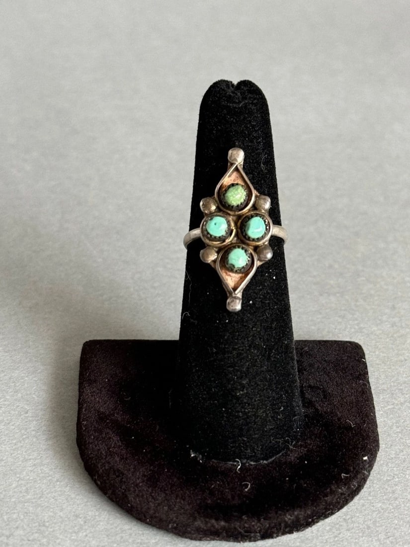 OLD PAWN ZUNI STERLING SILVER AND TURQUOISE RING. SIZE 6 1/4: OLD PAWN ZUNI STERLING SILVER AND TURQUOISE RING. SIZE 6 1/4 Old Pawn Navajo Sterling Silver and Turquoise Ring. Size 6 1/4 .. 1 1/8 Tall