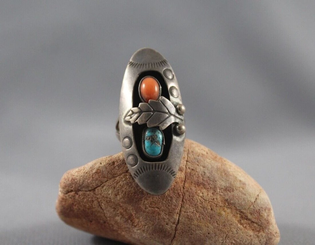 OLD PAWN NAVAJO STERLING SILVER AND TURQUOISE AND CORAL RING SIZE 5 1/2: OLD PAWN NAVAJO STERLING SILVER AND TURQUOISE AND CORAL RING SIZE 5 1/2 Item Description: 1 5/8” tall