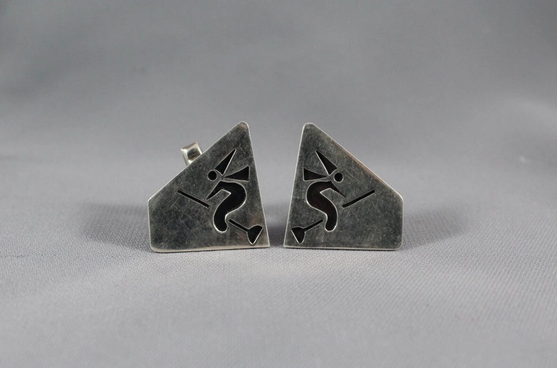 VINTAGE STERLING SILVER SIGNED WITCH ON BROOM CUFFLINKS MEXICO (1 of 1)