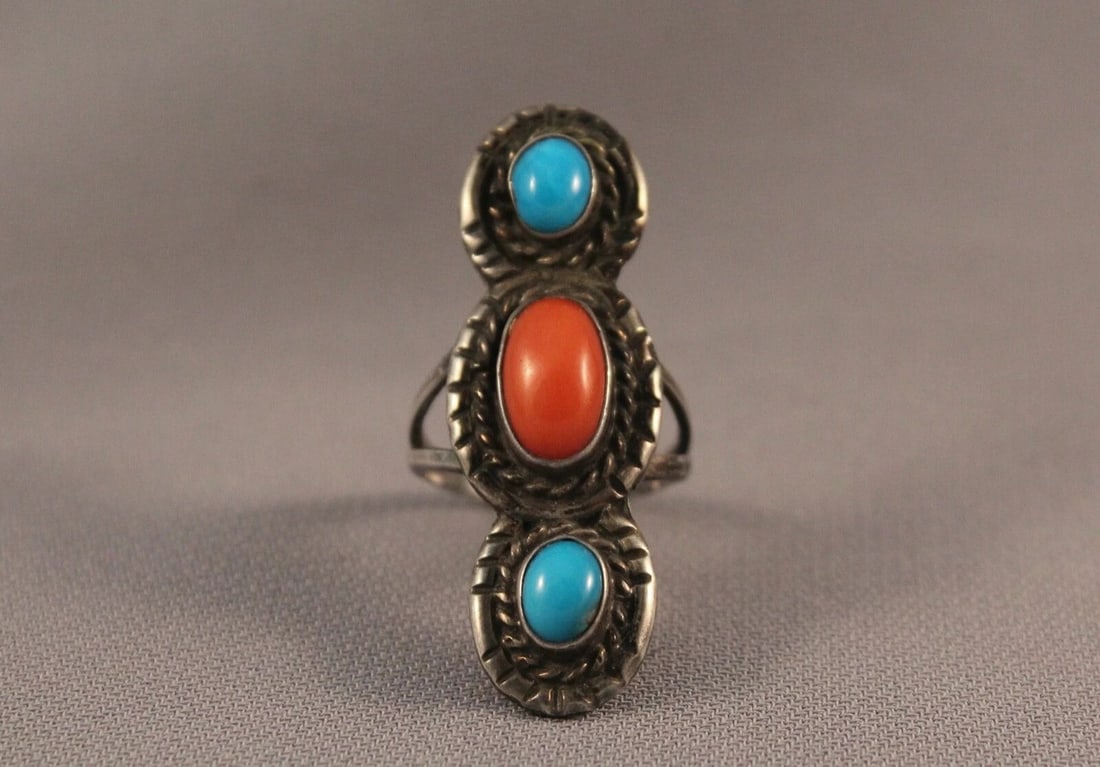 OLD PAWN NAVAJO STERLING SILVER AND TURQUOISE CORAL RING SIZE 6 1/4: OLD PAWN NAVAJO STERLING SILVER AND TURQUOISE CORAL RING SIZE 6 1/4 Item Description: 1 5/8” tall