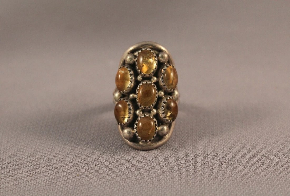 VINTAGE NAVAJO SILVER CRYSTAL RING SIZE 7: VINTAGE NAVAJO SILVER CRYSTAL RING SIZE 7 Item Description: 1 1/4” tall