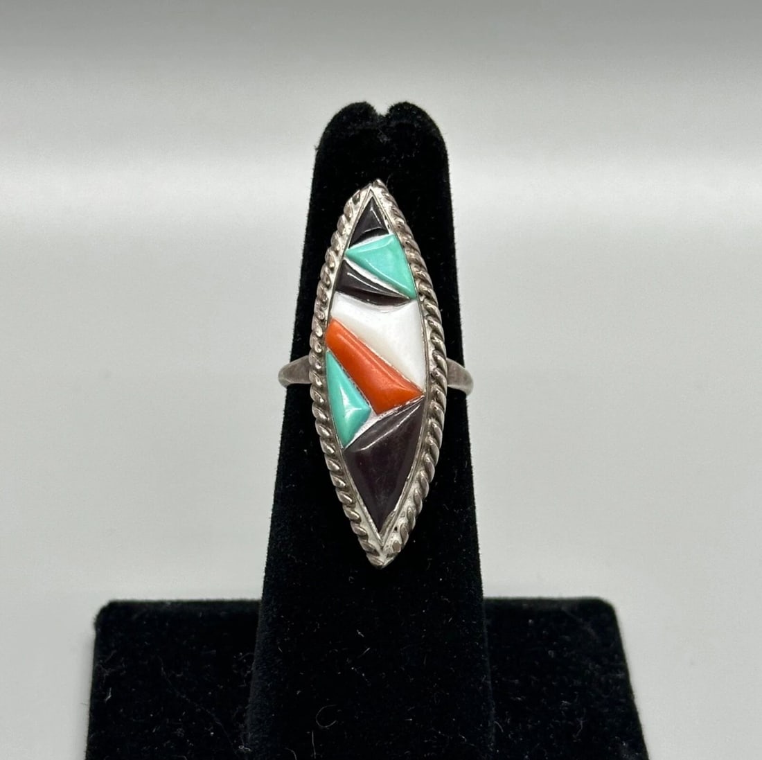 OLD PAWN ZUNI TURQUOISE AND MULTI STONES RING SIZE 5 1/2: OLD PAWN ZUNI TURQUOISE AND MULTI STONES RING SIZE 5 1/2 Item Description: 1 3/16 " Tall