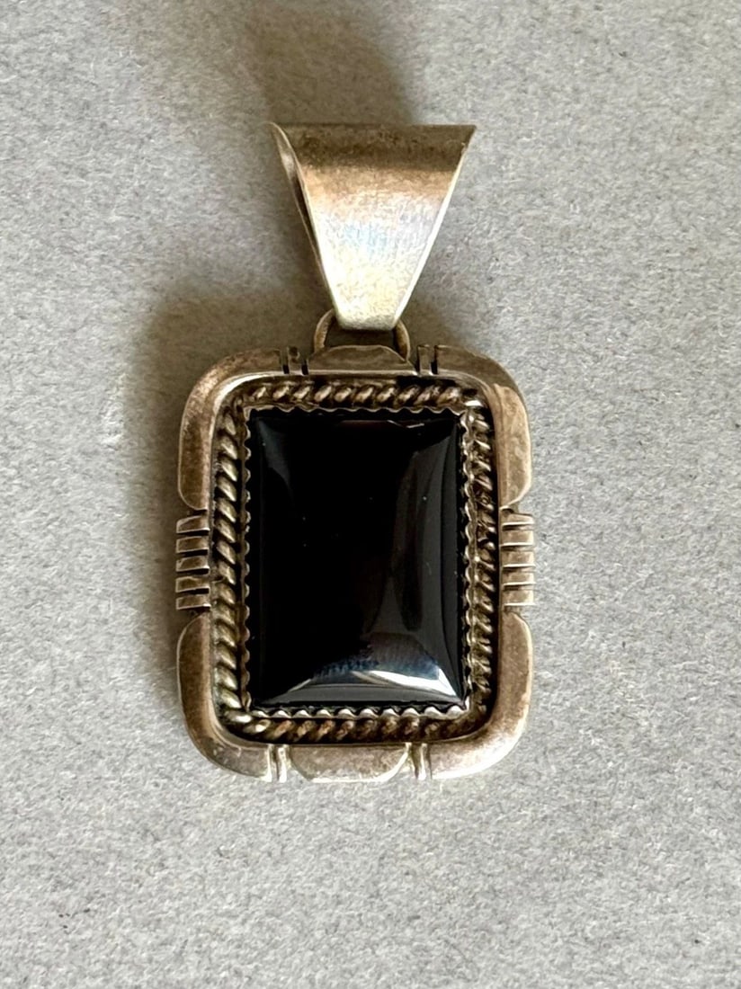 VINTAGE NAVAJO WYDELL BILLIE STERLING SILVER AND BLACK ONYX PENDANT (1 of 2)