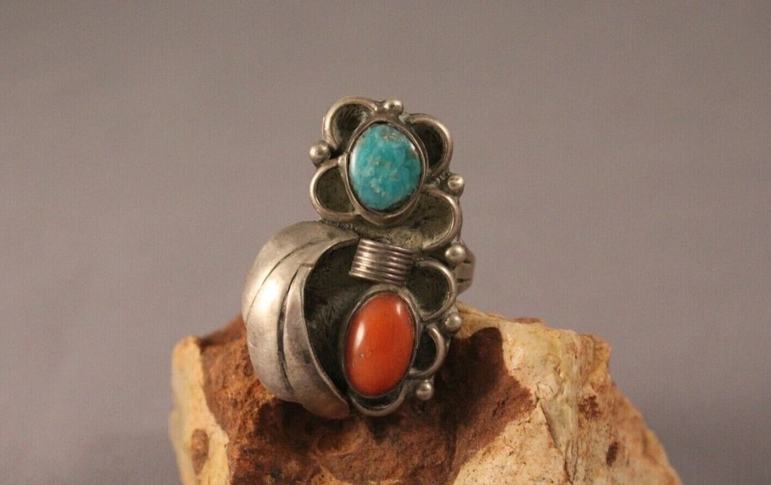 OLD PAWN NAVAJO STERLING SILVER AND TURQUOISE AND CORAL RING SIZE 6 1/2: OLD PAWN NAVAJO STERLING SILVER AND TURQUOISE AND CORAL RING SIZE 6 1/2 Item Description: 1 1/2" tall Great Old Pawn Navajo Coral And Turquoise Ring Size 6 !/2