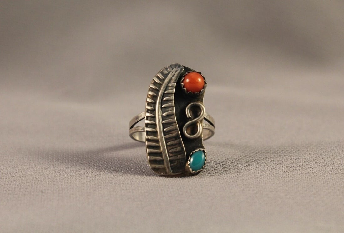 OLD PAWN NAVAJO STERLING AND TURQUOISE AND CORAL RING SIZE 7 1/4: OLD PAWN NAVAJO STERLING AND TURQUOISE AND CORAL RING SIZE 7 1/4 Item Description: 1” tall