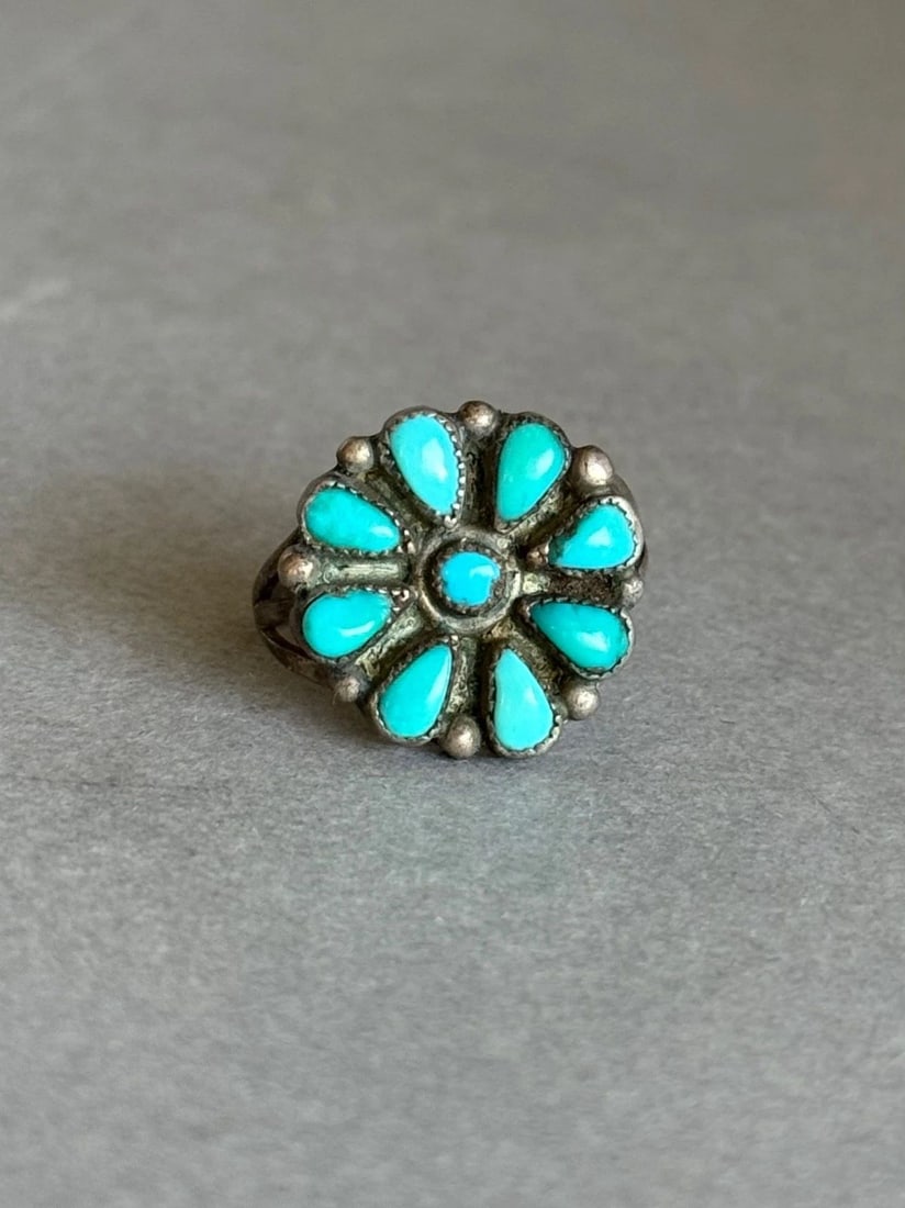 OLD PAWN ZUNI STERLING SILVER AND TURQUOISE RING SIZE 5: OLD PAWN ZUNI STERLING SILVER AND TURQUOISE RING SIZE 5 Old Pawn Zuni Sterling Silver and Turquoise Ring Size 5 ... 5/8" tall