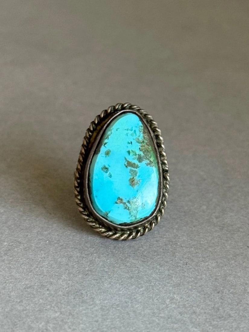 OLD PAWN NAVAJO STERLING SILVER AND TURQUOISE RING SIZE 5 1/2: OLD PAWN NAVAJO STERLING SILVER AND TURQUOISE RING SIZE 5 1/2 Old Pawn Navajo Sterling Silver and Turquoise Ring Size 5 1/2 .. 1" Tall