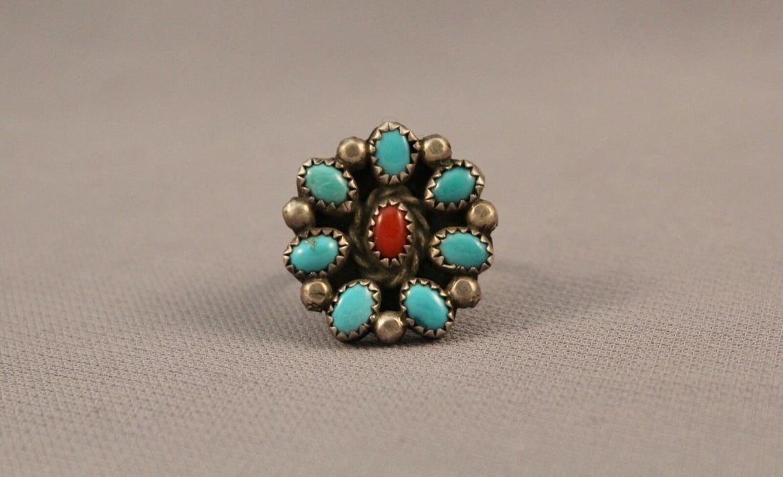 OLD PAWN NAVAJO STERLING SILVER AND TURQUOISE AND CORAL RING SIZE 6 1/4: OLD PAWN NAVAJO STERLING SILVER AND TURQUOISE AND CORAL RING SIZE 6 1/4 Item Description: 1” tall