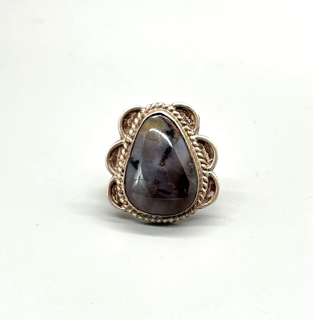 OLD PAWN NAVAJO AGATE AND STERLING RING SIZE 5 3/4: OLD PAWN NAVAJO AGATE AND STERLING RING SIZE 5 3/4 Item Description: 1” tall P