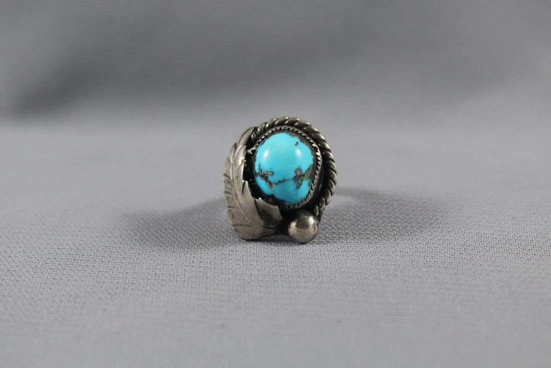 OLD PAWN NAVAJO STERLING SILVER AND TURQUOISE RING SIZE 4 3/4: OLD PAWN NAVAJO STERLING SILVER AND TURQUOISE RING SIZE 4 3/4 Item Description: 7/8” tall