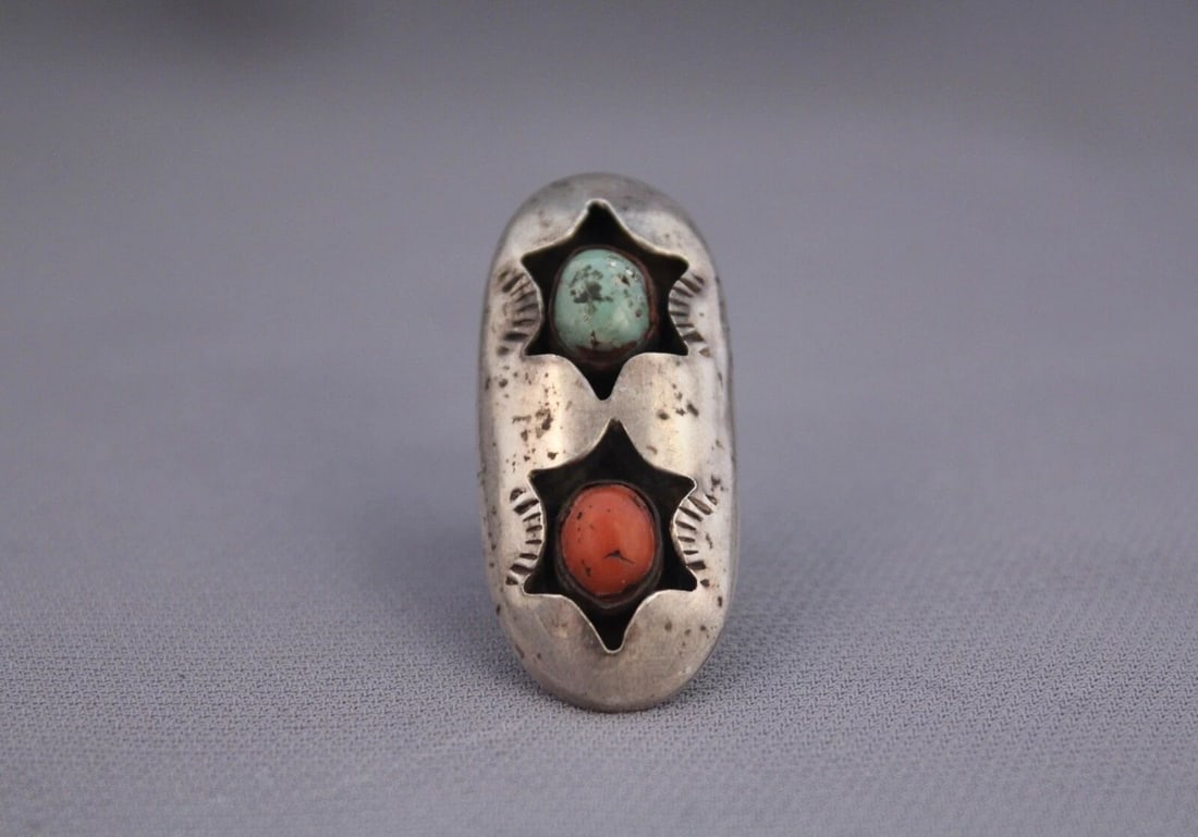 OLD PAWN NAVAJO STERLING SILVER TURQUOISE AND CORAL RING SIZE 5 3/4: OLD PAWN NAVAJO STERLING SILVER TURQUOISE AND CORAL RING SIZE 5 3/4 Item Description: 1 5/8” tall Will polish up nice if you need too ..
