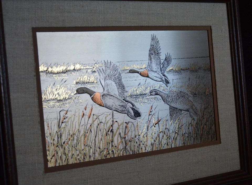 AL DORNISCH - VTG. FRANKLIN MINT 24 K GOLD & SILVER ETCHING - DUCKS FLYING REEDS: AL DORNISCH - VTG. FRANKLIN MINT 24 K GOLD & SILVER ETCHING - DUCKS FLYING REEDS This limited edition etching by Al Dornisch is sterling silver on fine copper inlaid with 24 K gold. It was produced by