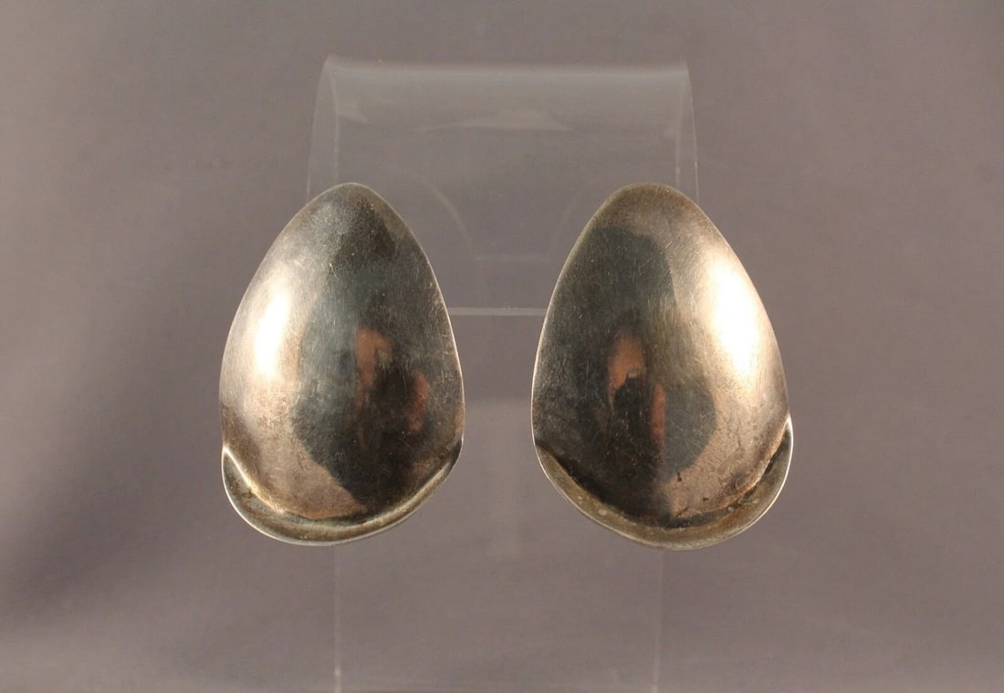 OLD SOUTHWEST STERLING SILVER EARRINGS: OLD SOUTHWEST STERLING SILVER EARRINGS Item Description: 1 3/4” Tall x 1 3/8" Wide P