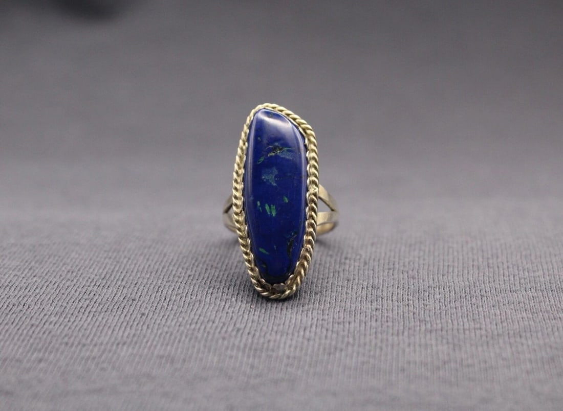 VINTAGE NAVAJO SILVER AND POLISHED BLUE STONE RING SIZE 7 (1 of 2)