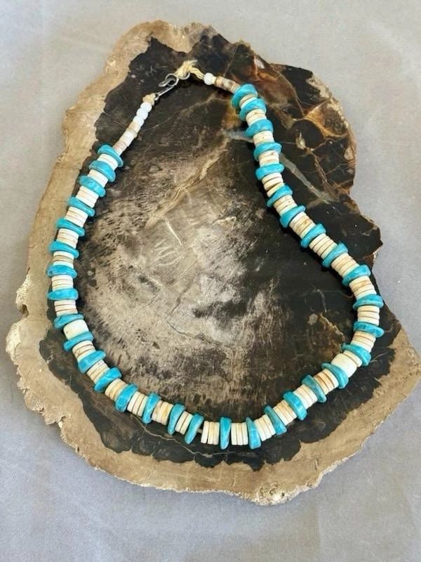 OLD PAWN NAVAJO TURQUOISE AND SHELL CHOKER NECKLACE 15: OLD PAWN NAVAJO TURQUOISE AND SHELL CHOKER NECKLACE 15” Old Pawn Navajo Turquoise and Shell Choker Necklace 15”. Turquoise 1/2”