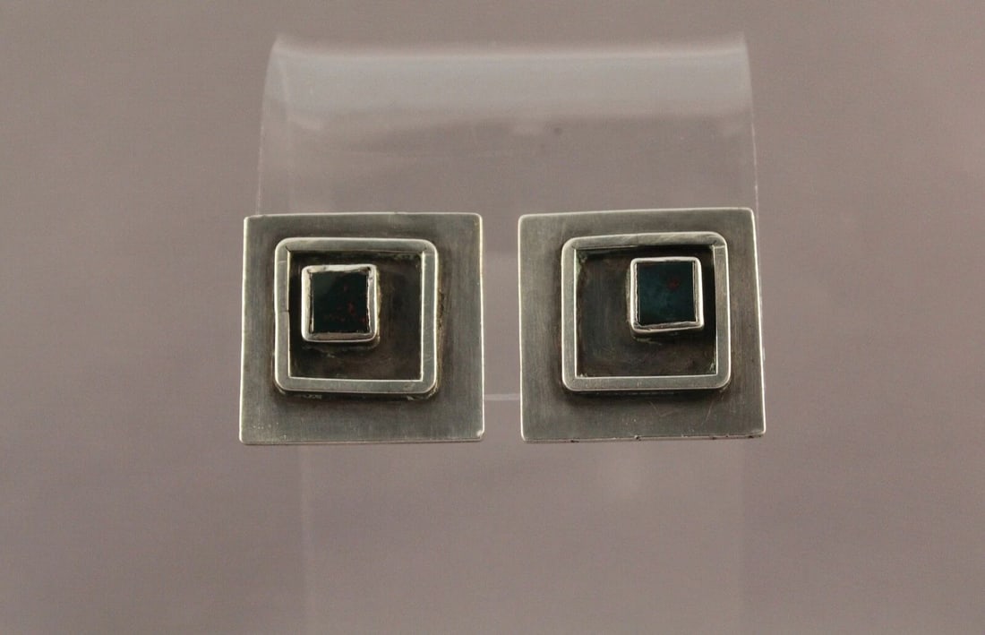 VINTAGE STERLING SILVER MID CENTURY EARRINGS OLD SCREW BACK (1 of 2)
