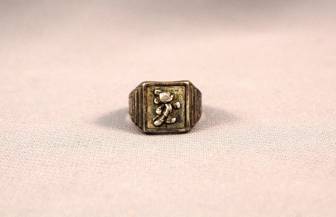 OLD STERLING SILVER MICKEY MOUSE RING SIZE 6 1/2: OLD STERLING SILVER MICKEY MOUSE RING SIZE 6 1/2 Item Description: 1/2” tall P