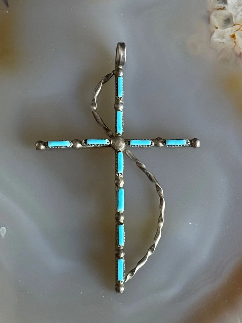 OLD PAWN ZUNI STERLING SILVER AND TURQUOISE CROSS PENDANT: OLD PAWN ZUNI STERLING SILVER AND TURQUOISE CROSS PENDANT Old Pawn Zuni Sterling Silver and Turquoise Cross Pendant ..2 1/8" Tall 1 3/8" Across Lightweight 2.6 Grams