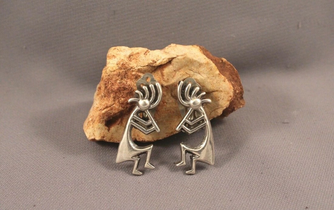 VINTAGE NAVAJO STERLING SILVER EARRINGS - KOKOPELLI (1 of 2)