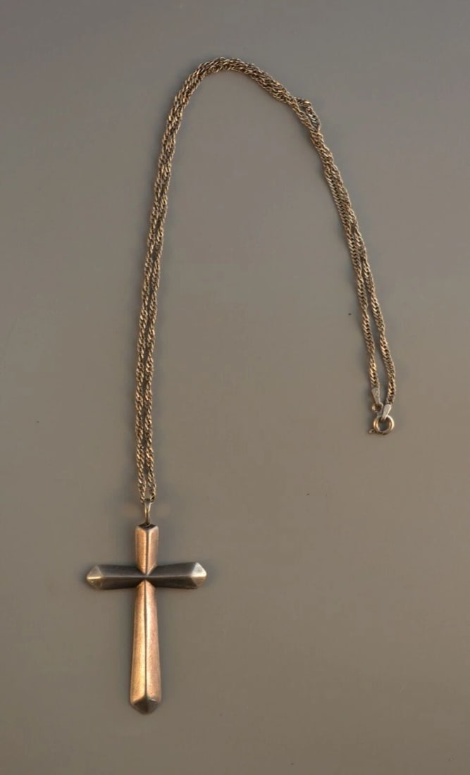 OLD PAWN NAVAJO STERLING CROSS SOUTHWEST PENDANT NECKLACE - 2 1/4" TALL - 20": OLD PAWN NAVAJO STERLING CROSS SOUTHWEST PENDANT NECKLACE - 2 1/4" TALL - 20" Item Description: This vintage Navajo sterling silver cross pendant has been simply and beautifully crafted. It measures 2
