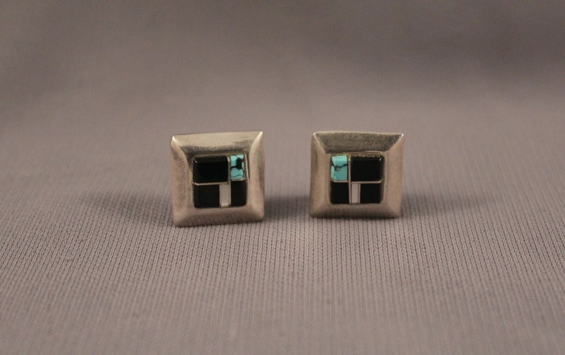 VINTAGE ZUNI SILVER EARRINGS INLAID STONES - ONYX TURQUOISE: VINTAGE ZUNI SILVER EARRINGS INLAID STONES - ONYX TURQUOISE Item Description: 5/8" w x 5/8" h P