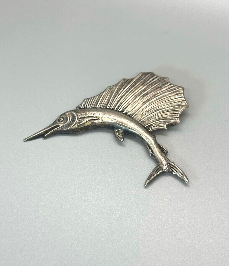 LARGE STERLING SWORDFISH PIN 3 1/2 " LONG: LARGE STERLING SWORDFISH PIN 3 1/2 " LONG Item Description: 3 1/2" Wide ..