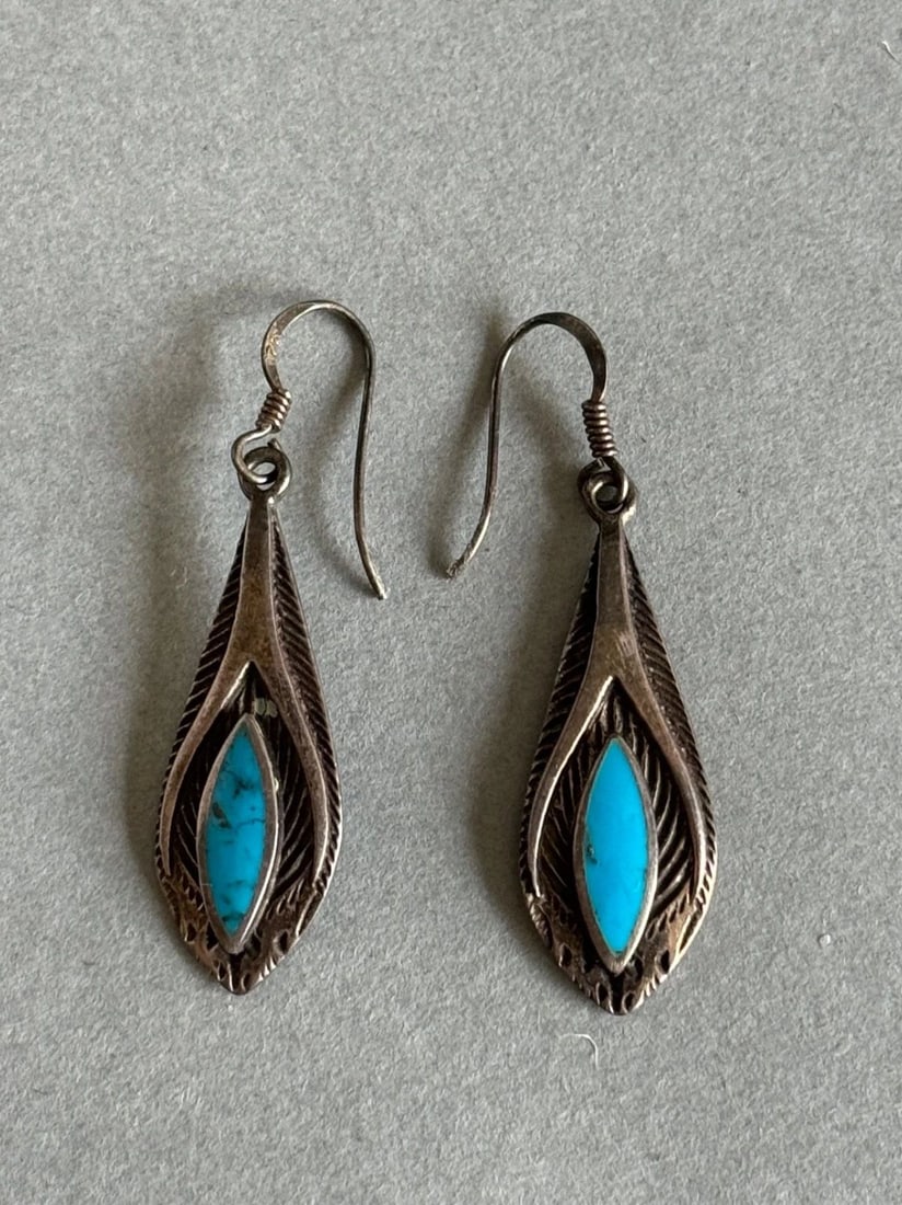 VINTAGE NAVAJO STERLING SILVER WITH TURQUOISE EARRINGS 1 3/4" DROP (1 of 2)