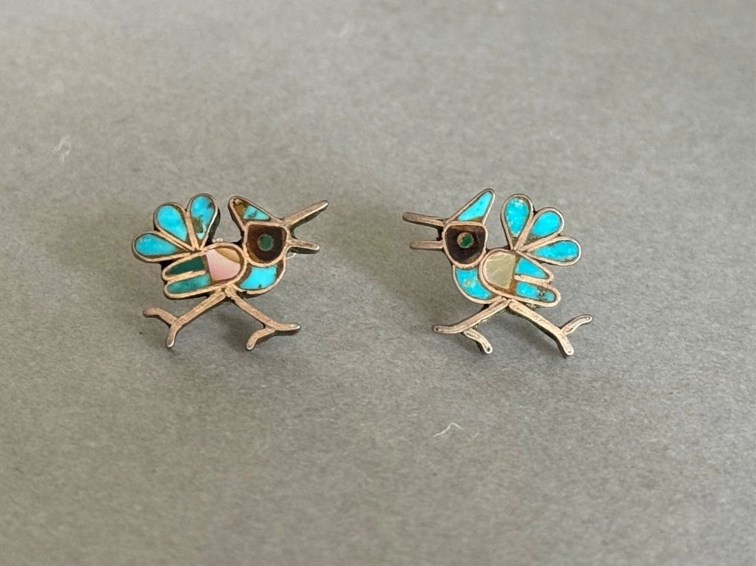VINTAGE ZUNI STERLING SILVER INLAID ROADRUNNER EARRINGS.: VINTAGE ZUNI STERLING SILVER INLAID ROADRUNNER EARRINGS. Vintage Zuni Sterling Silver with Inlaid Turquoise, Mother for Pearl and Jet Roadrunner Earrings. 5/8"