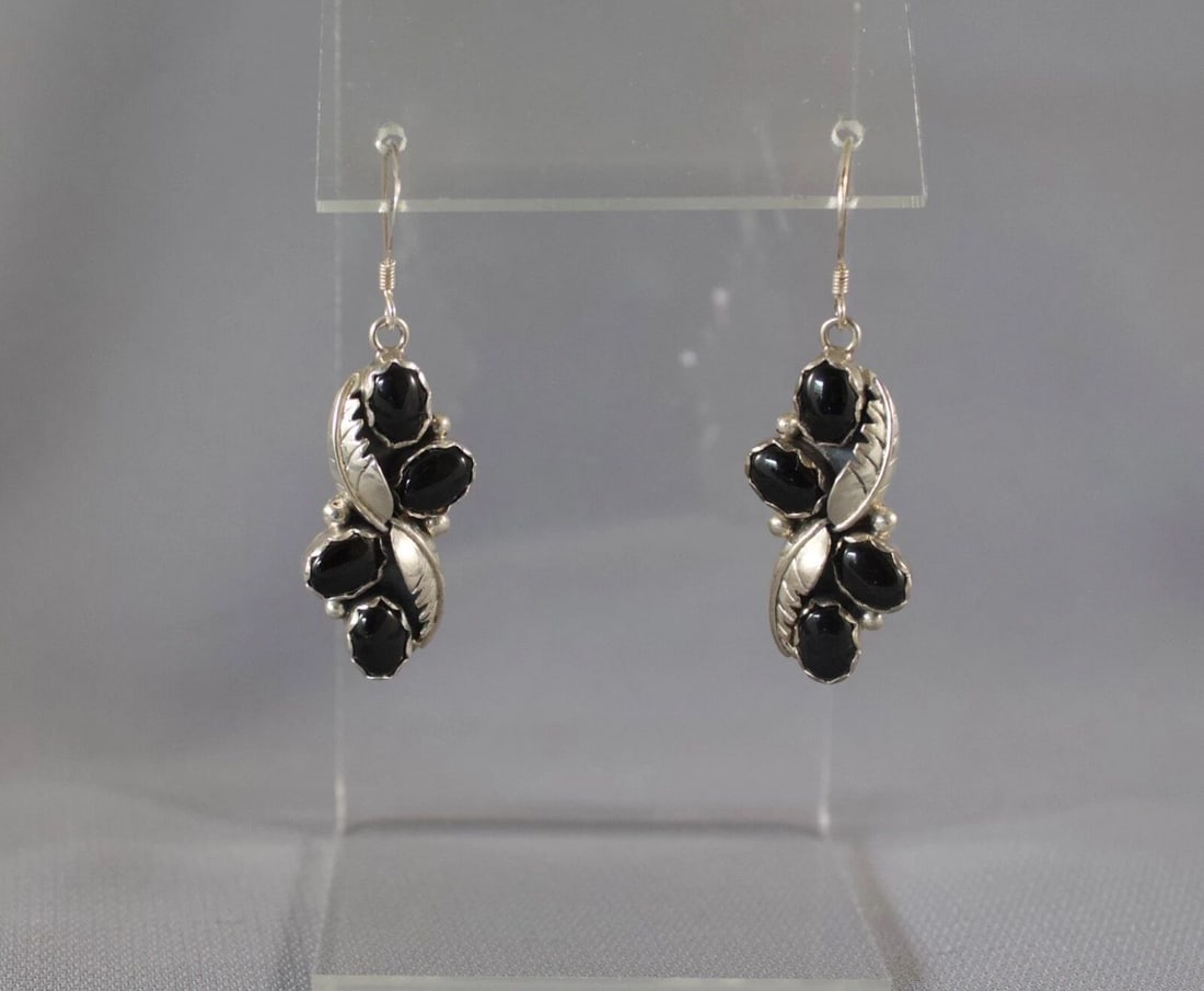 VINTAGE NAVAJO STERLING AND ONYX EARRINGS: VINTAGE NAVAJO STERLING AND ONYX EARRINGS Item Description: 1 3/4” tall P