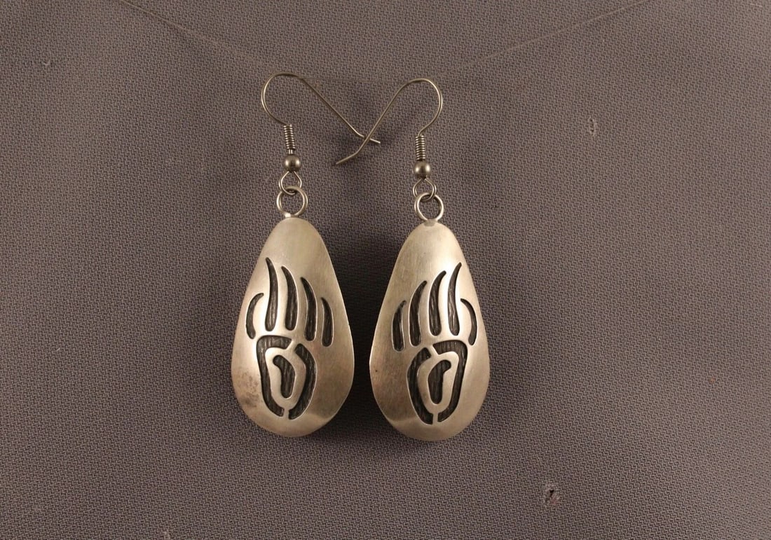 VINTAGE HOPI SILVER EARRINGS BEAR CLAW CLAN: VINTAGE HOPI SILVER EARRINGS BEAR CLAW CLAN Item Description: 2 1/2" length from bottom to top of ear loops P