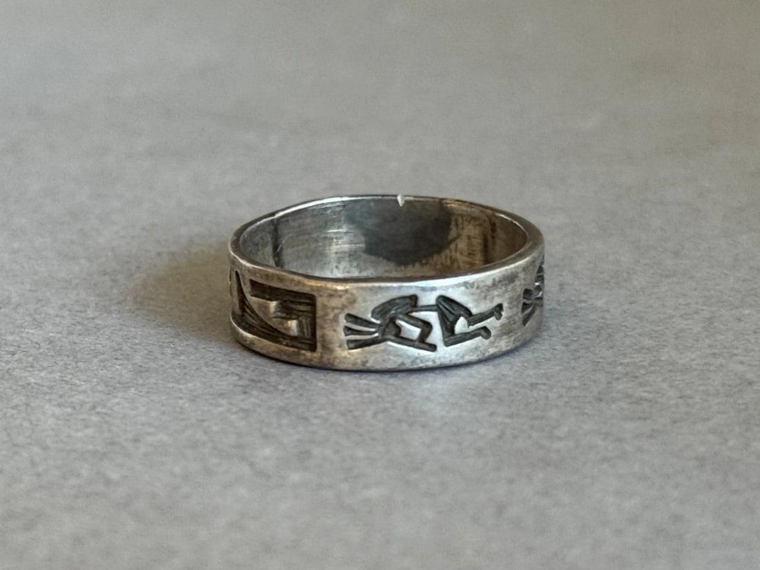 VINTAGE HOPI STERLING SILVER RING KOKOPELLI SIZE 10 1/2: VINTAGE HOPI STERLING SILVER RING KOKOPELLI SIZE 10 1/2 Vintage Hopi Sterling Silver Ring Kokopelli Size 10 1/2 .. 1/4" Wide