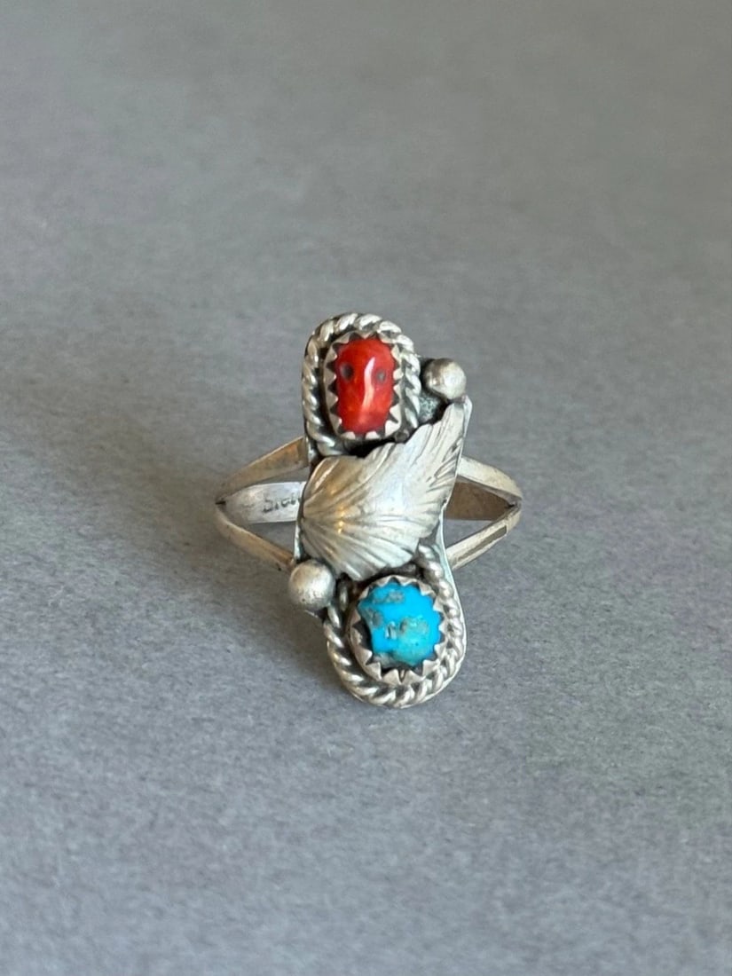 VINTAGE NAVAJO STERLING SILVER WITH TURQUOISE AND CORAL RING SIZE 5 1/2: VINTAGE NAVAJO STERLING SILVER WITH TURQUOISE AND CORAL RING SIZE 5 1/2 Old Pawn Navajo Sterling Silver with Turquoise and Coral Ring Size 5 1/2 ..7/8" Tall