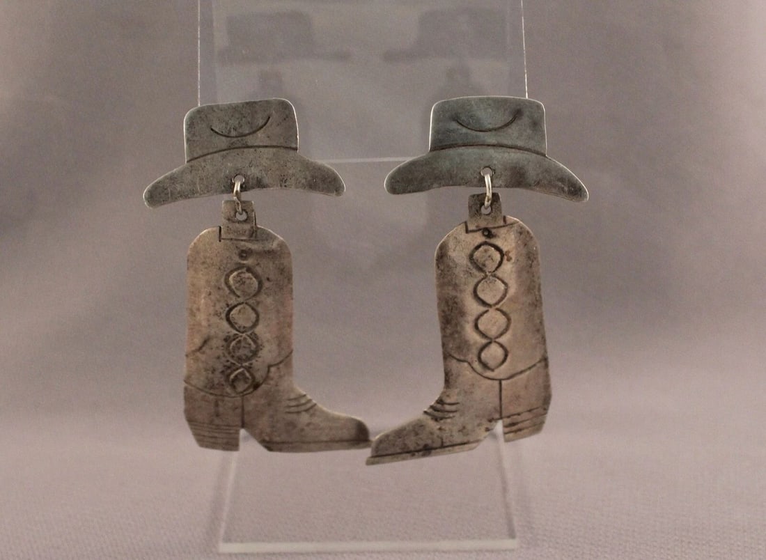 OLD PAWN NAVAJO COWBOY BOOT AND HAT STERLING SILVER EARRINGS (1 of 2)