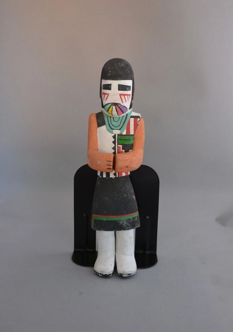 VINTAGE HOPI MAIDEN KACHINA - 10" TALL: VINTAGE HOPI MAIDEN KACHINA - 10" TALL This vintage Hopi Maiden kachina stands 10" tall. There is some wear to the paint. This kachina is in good vintage condition.