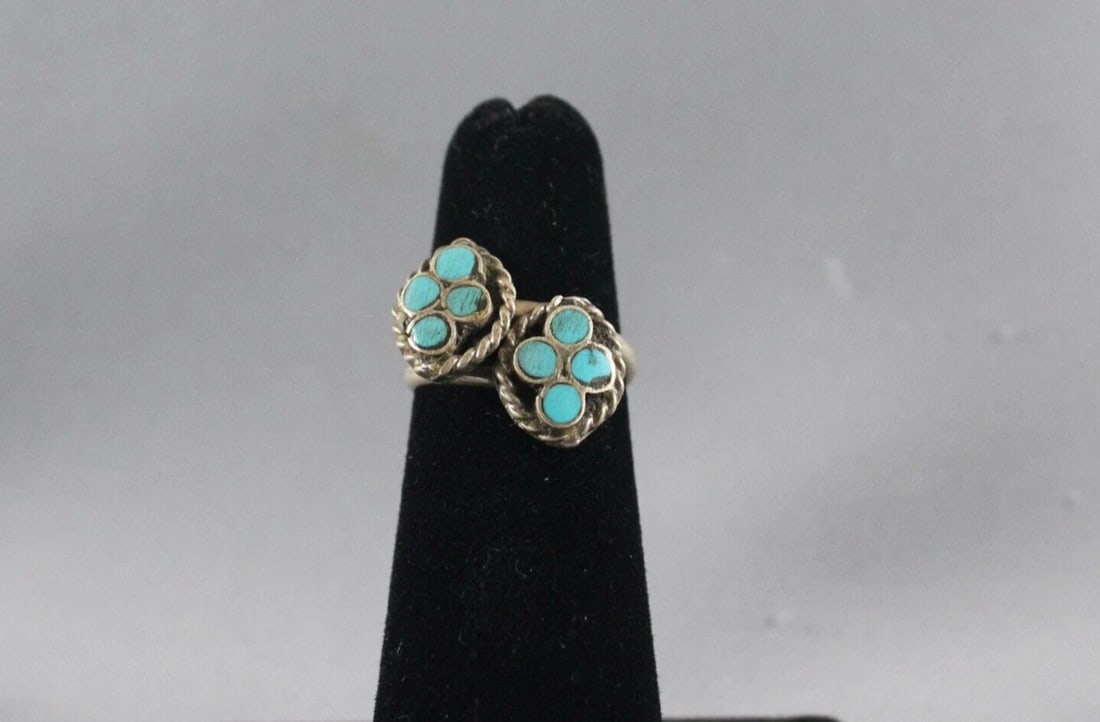 OLD PAWN ZUNI TURQUOISE RING SIZE 5: OLD PAWN ZUNI TURQUOISE RING SIZE 5 Item Description: 5/8” tall