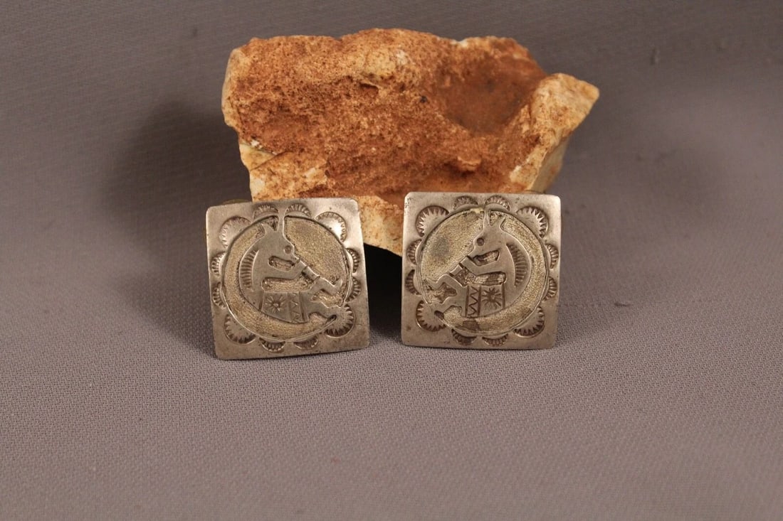 VINTAGE NAVAJO STERLING SILVER EARRINGS "KOKOPELLI": VINTAGE NAVAJO STERLING SILVER EARRINGS "KOKOPELLI" Item Description: 1" width
