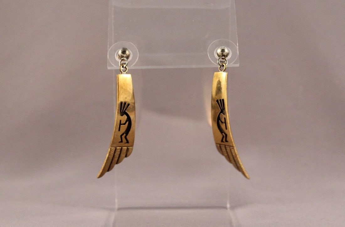 HOPI EARRINGS COPPER /BRASS SIGNED QUMAWUNU: HOPI EARRINGS COPPER /BRASS SIGNED QUMAWUNU Item Description: 2" length