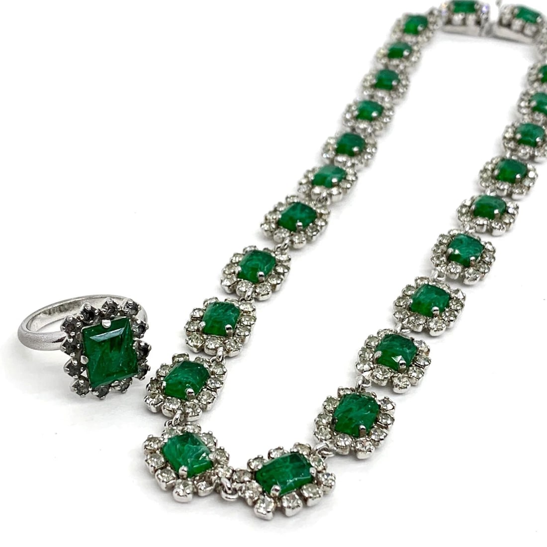 AUTHENTIC CHRISTIAN DIOR SP CLIP EARRINGS SQUARE GREEN RING RHINESTONE JEWELRY (1 of 2)