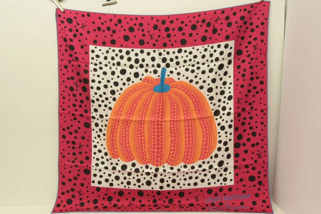 AUTHENTIC LOUIS VUITTON SCARF PINK WHITE PUMPKIN YAYOI KUSAMA 90CM ACCESSORY (1 of 2)