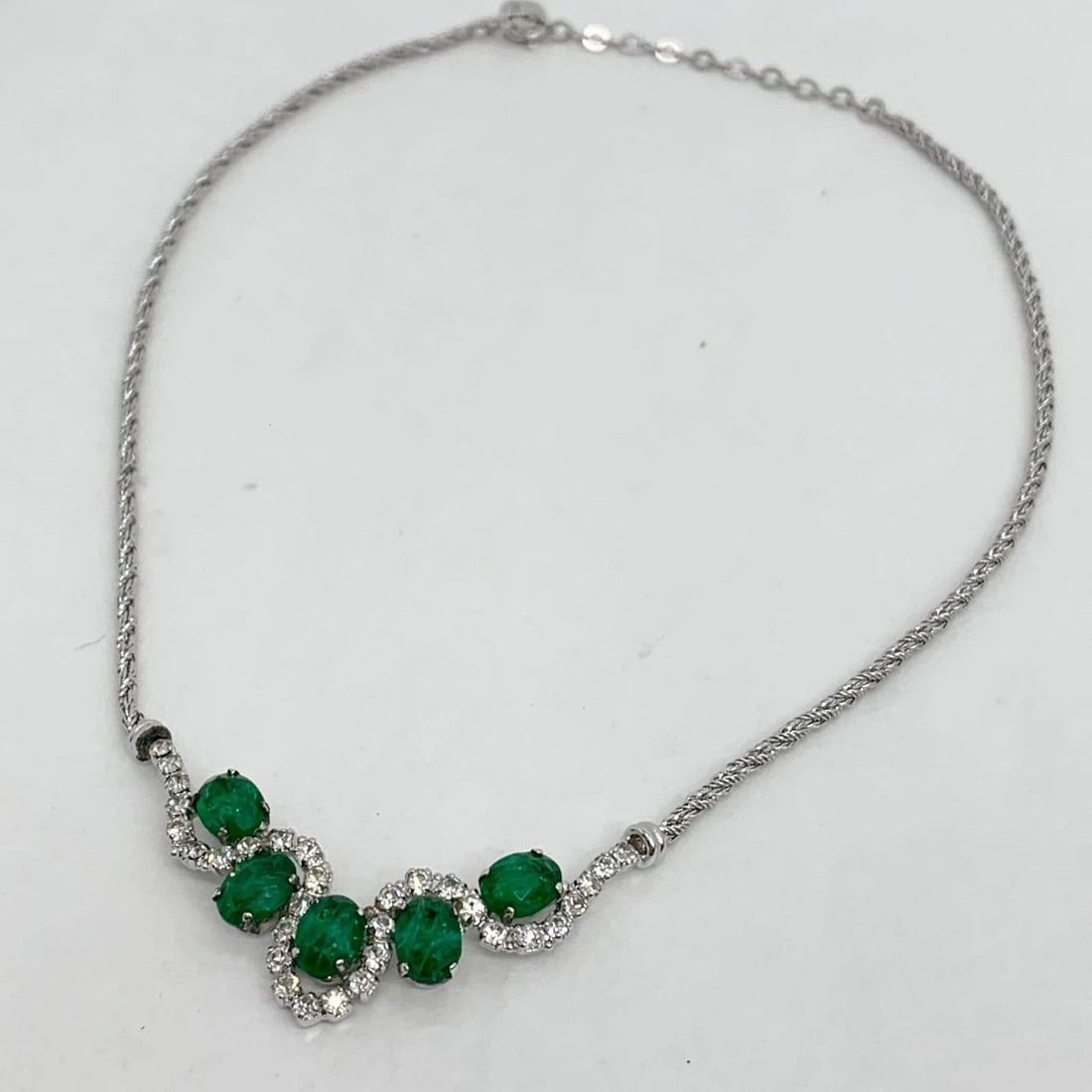 AUTHENTIC CHRISTIAN DIOR OVAL FAUX GEMSTONES NECKLACE SP CHAIN JEWELRY ACCESSORY: AUTHENTIC CHRISTIAN DIOR OVAL FAUX GEMSTONES NECKLACE SP CHAIN JEWELRY ACCESSORY AUTHENTIC CHRISTIAN DIOR OVAL FAUX GEMSTONES NECKLACE SP CHAIN JEWELRY ACCESSORY