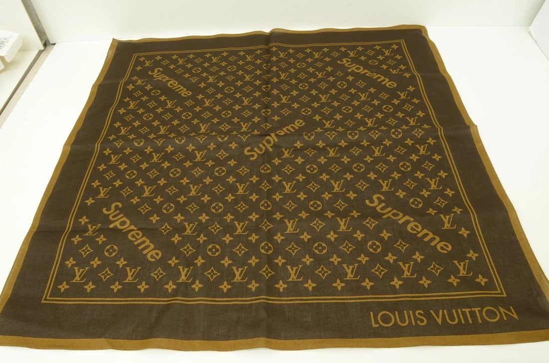 AUTHENTIC LOUIS VUITTON BROWN 100% COTTON LV MONOGRAM SUPREME SCARF 55CM POCKET: AUTHENTIC LOUIS VUITTON BROWN 100% COTTON LV MONOGRAM SUPREME SCARF 55CM POCKET Authentic Louis Vuitton Brown 100% Cotton LV Monogram Supreme Scarf 55cm Pocket Authentic Louis Vuitton Brown 100% Cotto