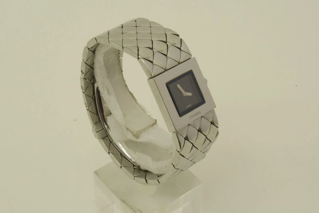 AUTHENTIC CHANEL 19MM WATCH QUILTED SQUARE 1993 QUARTZ STAINLESS STEEL CK31385 (1 of 2)
