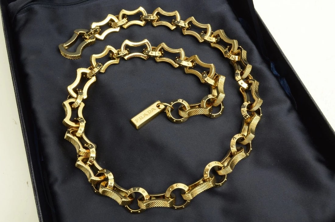 AUTHENTIC PRADA MILANO HOURGLASS NECKLACE GOLD LINK CLIP GP CHIC FASHION JEWELRY (1 of 2)