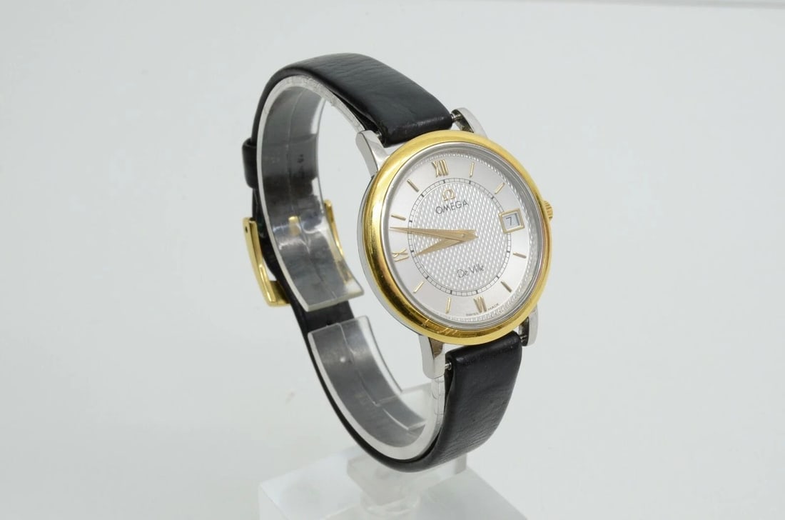 AUTHENTIC OMEGA DE VILLE 27MM WATCH ROUND GP DATE LEATHER VINTAGE WRISTWATCH: AUTHENTIC OMEGA DE VILLE 27MM WATCH ROUND GP DATE LEATHER VINTAGE WRISTWATCH Authentic Omega De Ville 27mm Watch Round GP Date Leather Vintage Wristwatch AUTHENTIC OMEGA DE VILLE 27MM WATCH ROUND GP D