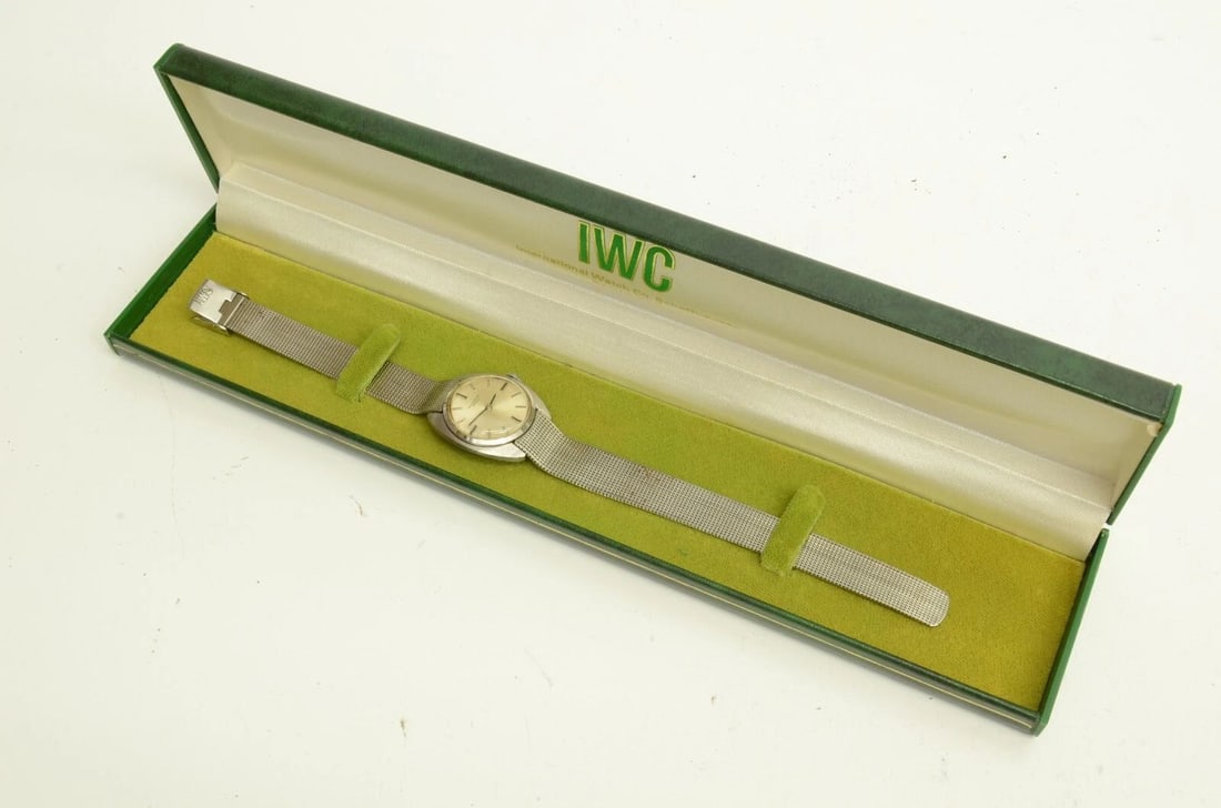 AUTHENTIC IWC SCHAFFHAUSEN 23MM WATCH SLIDE CLIP FLEXIBLE STAINLESS STEEL: AUTHENTIC IWC SCHAFFHAUSEN 23MM WATCH SLIDE CLIP FLEXIBLE STAINLESS STEEL Authentic IWC Schaffhausen 23mm Watch Slide Clip Flexible Stainless Steel Authentic IWC Schaffhausen 23mm Watch Slide Clip Fle