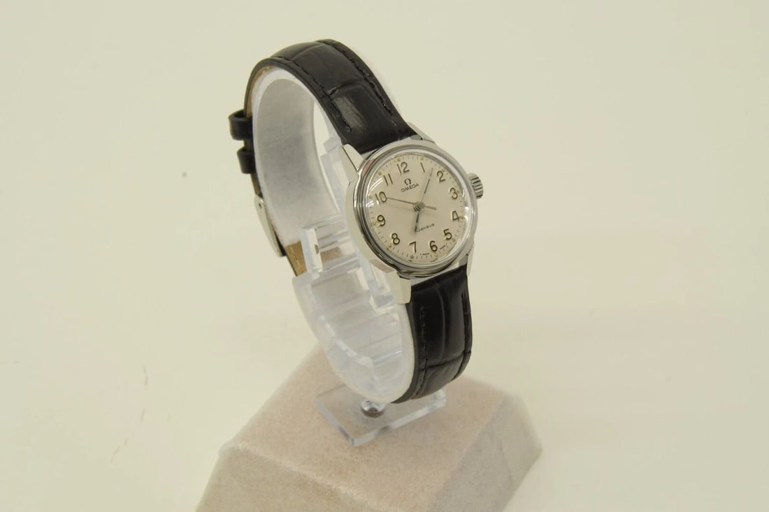 AUTHENTIC OMEGA GENEVE 22MM WATCH ROUND SS MANUAL LEATHER VINTAGE WRISTWATCH (1 of 2)