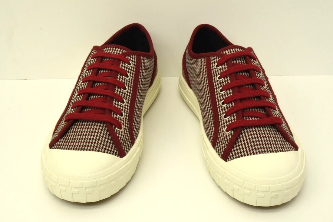 AUTHENTIC FENDI ROMA RED SOFT SHOES WHITE FF LOGO RUBBER SNEAKERS SIZE 10 (1 of 2)
