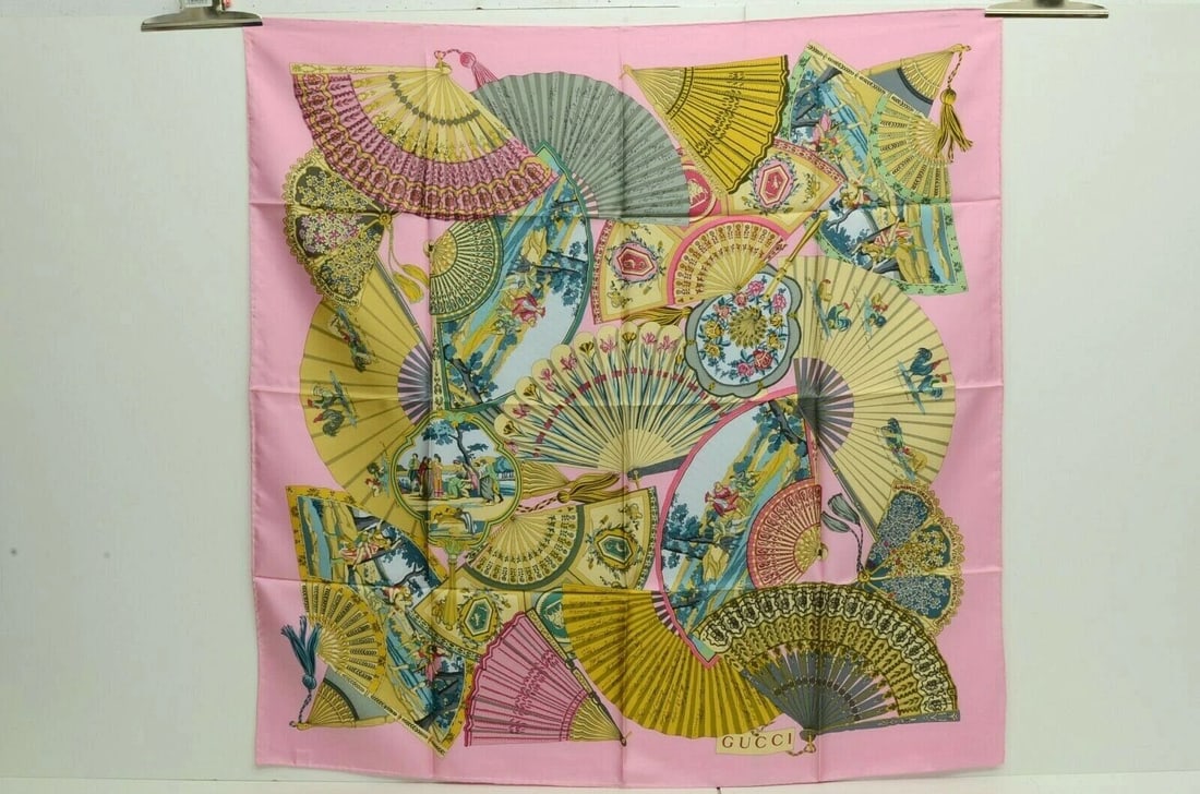 AUTHENTIC GUCCI VINTAGE SCARF 90CM SILK PINK EASTERN FANS DESIGN: AUTHENTIC GUCCI VINTAGE SCARF 90CM SILK PINK EASTERN FANS DESIGN Authentic Gucci Vintage Scarf 90cm Silk Pink Eastern Fans Design Authentic Gucci Vintage Scarf 90cm Silk Pink Eastern Fans Design