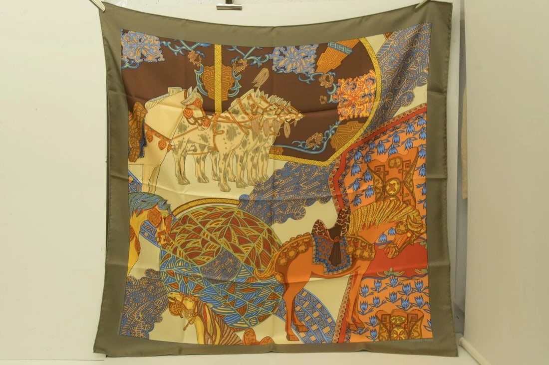AUTHENTIC HERMES SILK SCARF ART DES STEPPES GRAY/BROWN ANNIE FAIVRE 90CM CARRE (1 of 2)